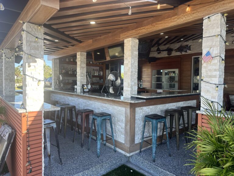 Britt's Coal Fire Pizza & Grill outdoor bar, Treasure Island FL Britt's Coal Fire Pizza & Grill outdoor bar, Treasure Island FL